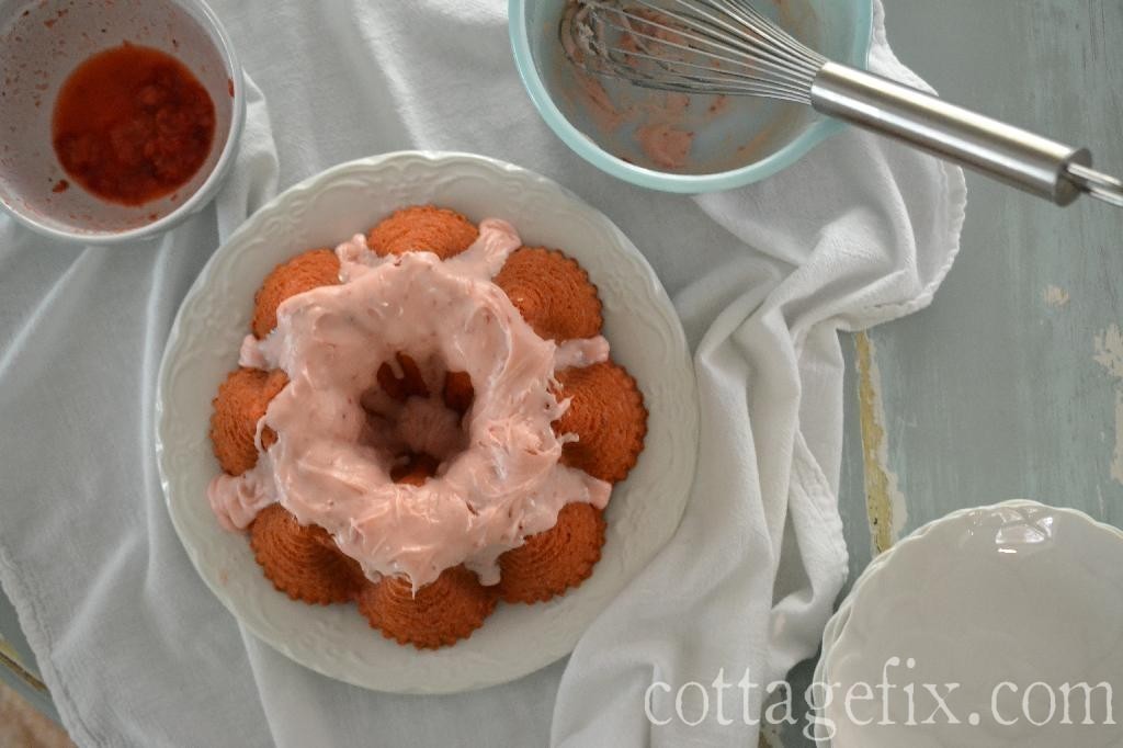 Cottage Fix blog - strawberry jello cake