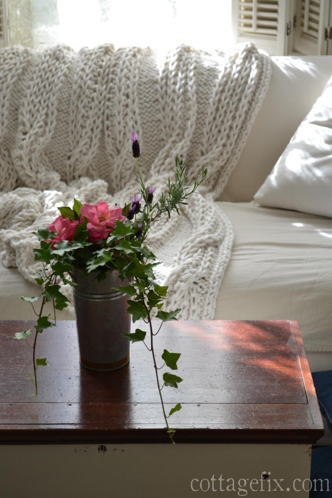 Cottage Fix blog - roses, lavender, and trailing ivy