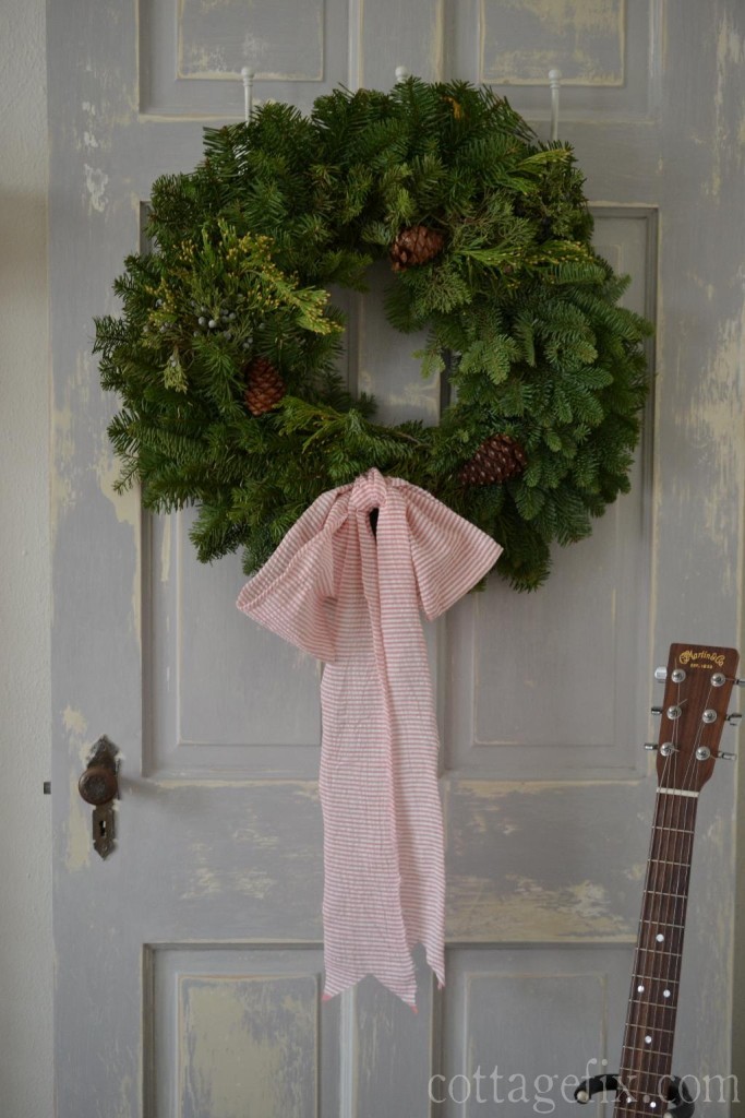 Cottage Fix blog - Christmas wreath with homemade bow
