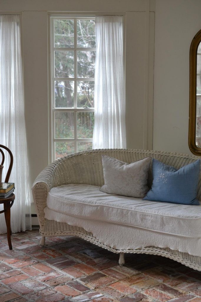 Cottage Fix blog - blue and white color palette