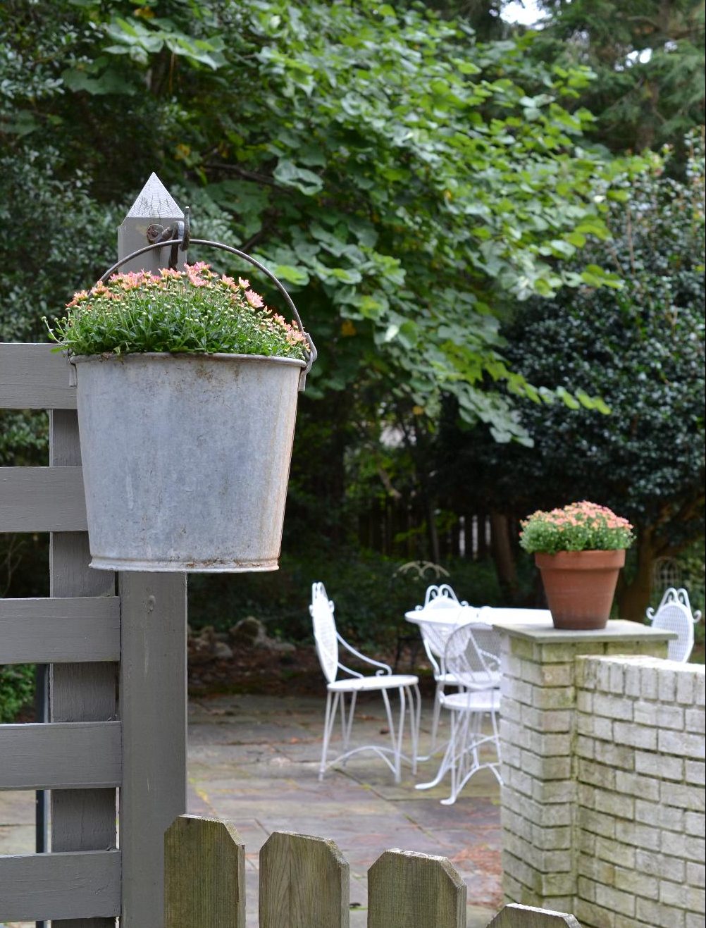 Cottage Fix blog - romantic garden fall mums 